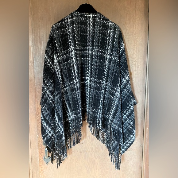 MAJE Paris Poncho - Picture 2 of 6